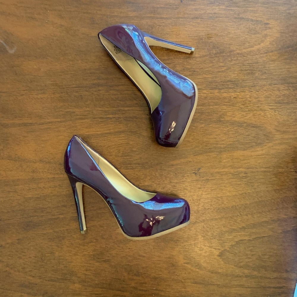 Worn once Kelsi Dagger purple platform pumps